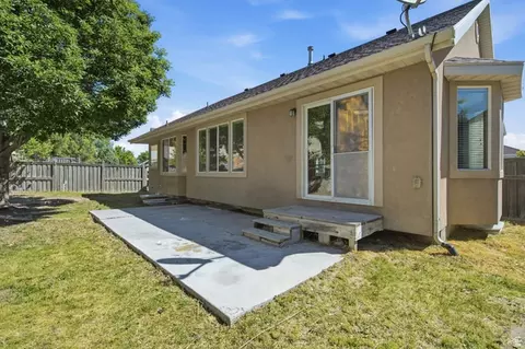 Exterior - 7721 N Ruby Valley Dr W, Eagle Mountain, UT 84005 photo 5 of 7