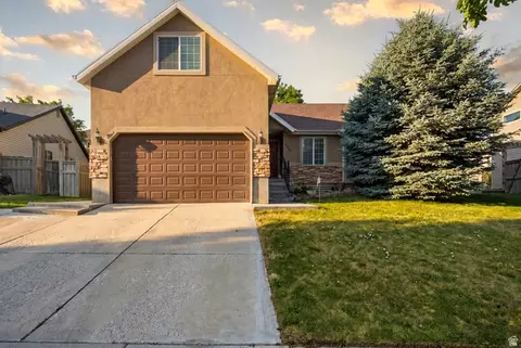 Exterior - 7721 N Ruby Valley Dr W, Eagle Mountain, UT 84005 photo 2 of 7