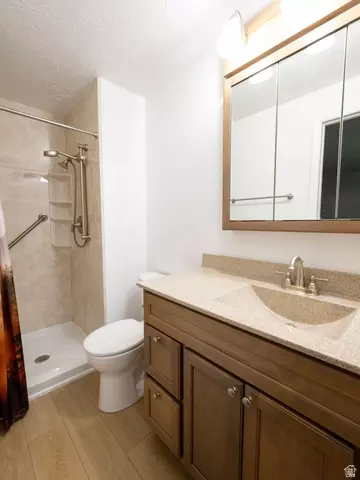 Bath - 1634 E 13th St S, Ogden, UT 84404 photo 4 of 5