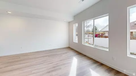 Living - 773 N Pheasantbrook Dr #3B, Centerville, UT 84014 photo 4 of 4