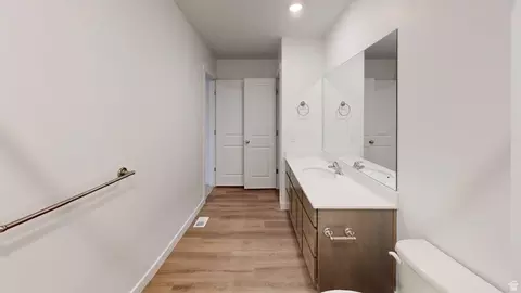 Entry Way - 773 N Pheasantbrook Dr #3B, Centerville, UT 84014 photo 2 of 3