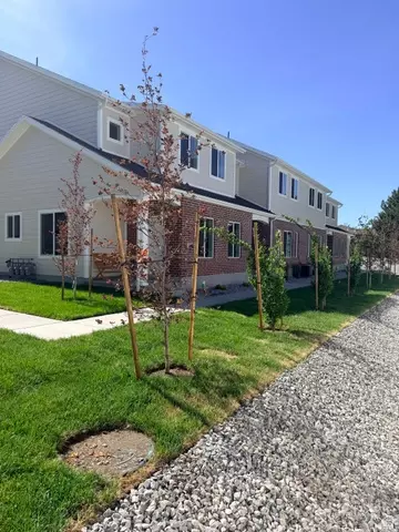 Exterior - 757 N Pheasantbrook Dr #3C, Centerville, UT 84014 photo 2 of 3