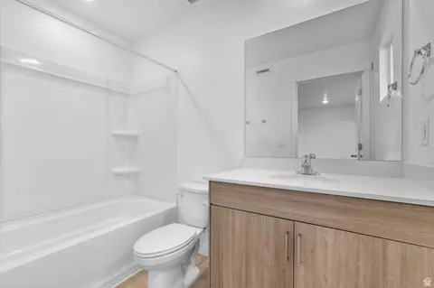 Bath - 1452 S 440 E #147, Ogden, UT 84404 photo 3 of 3