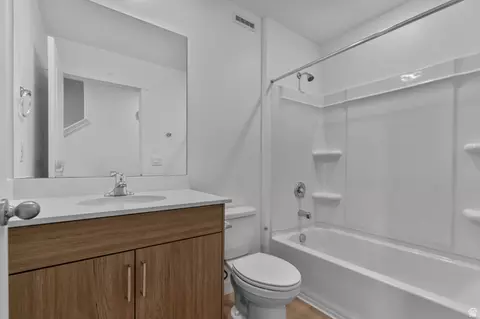Bath - 1452 S 440 E #147, Ogden, UT 84404 photo 1 of 3