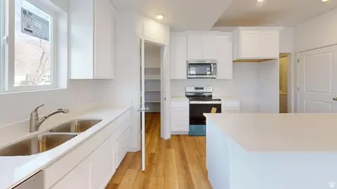 Kitchen - 755 N Pheasantbrook Dr #3D, Centerville, UT 84014 photo 1 of 1