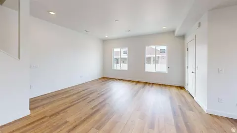 Living - 755 N Pheasantbrook Dr #3D, Centerville, UT 84014 photo 4 of 5