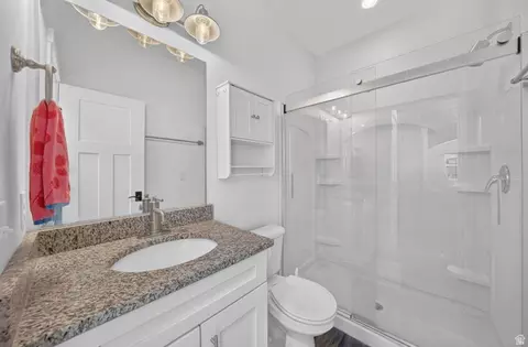 Bath - 635 E 380 N, Vineyard, UT 84059 photo 1 of 3