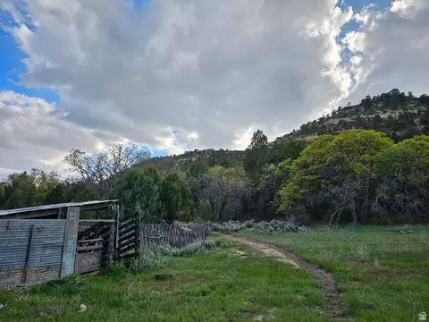 2090 Mount, Carmel, UT 84755 photo 25