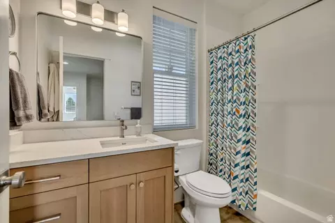 Bath - 496 E 1200 N, Mapleton, UT 84664 photo 1 of 8