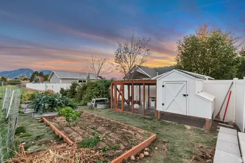 Exterior - 496 E 1200 N, Mapleton, UT 84664 photo 4 of 21