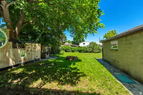 Exterior - 90 W 7500 S, Midvale, UT 84047 photo 2 of 7