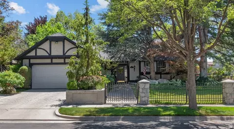 1540 E Stonemoor Cir, Murray, UT 84121