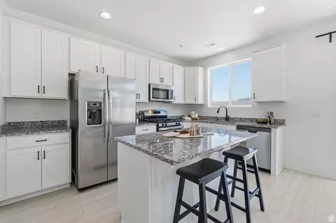 Kitchen - 1706 W Parkview Dr, Syracuse, UT 84075 photo 2 of 3
