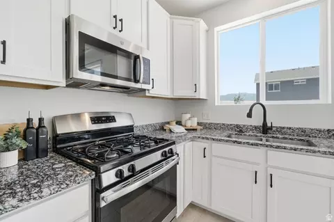 Kitchen - 1706 W Parkview Dr, Syracuse, UT 84075 photo 1 of 3