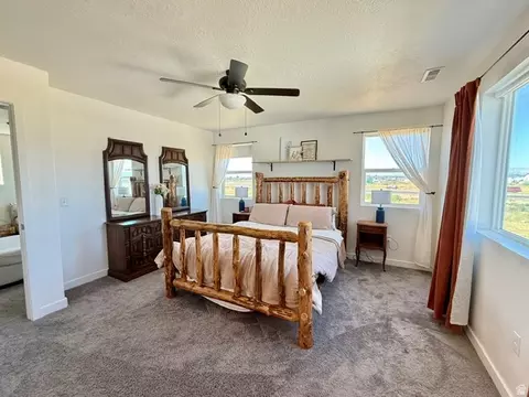 Bedroom - 1706 W Parkview Dr, Syracuse, UT 84075 photo 3 of 4
