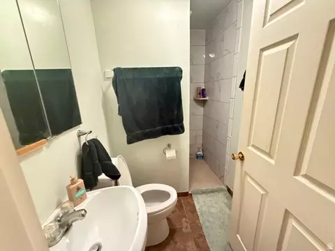 Bath - 862 S 1150 E, Preston, ID 83263 photo 3 of 3