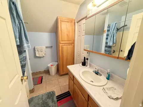 Bath - 862 S 1150 E, Preston, ID 83263 photo 2 of 3