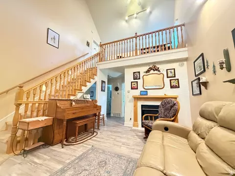 Living - 862 S 1150 E, Preston, ID 83263 photo 1 of 3