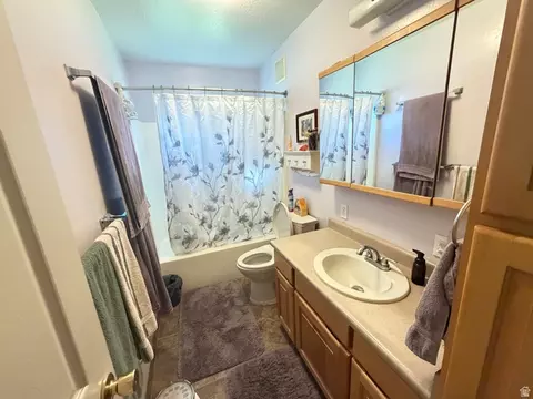Bath - 862 S 1150 E, Preston, ID 83263 photo 1 of 3