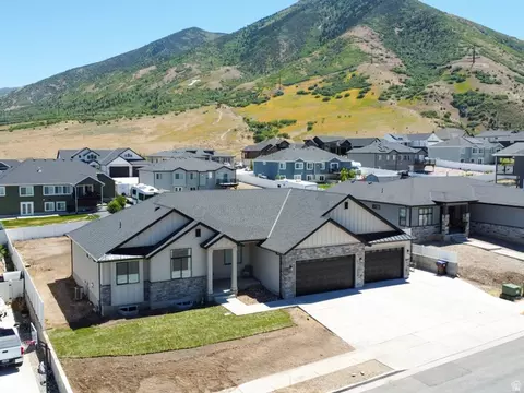 377 S Corner View Dr, Tooele, UT 84074