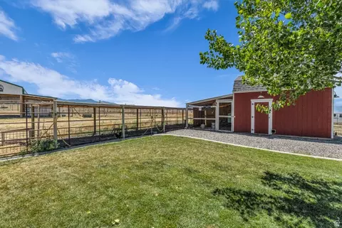 Exterior - 1644 E Arrowhead Ln, Erda, UT 84074 photo 19 of 21