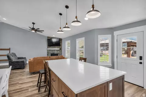 Kitchen - 1644 E Arrowhead Ln, Erda, UT 84074 photo 4 of 4