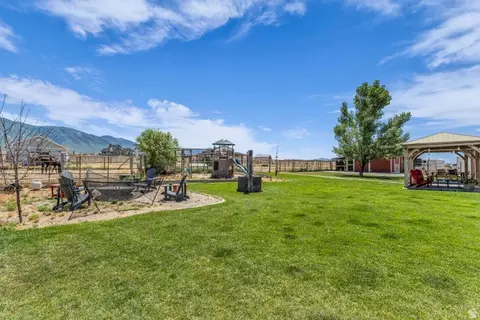 Exterior - 1644 E Arrowhead Ln, Erda, UT 84074 photo 3 of 21