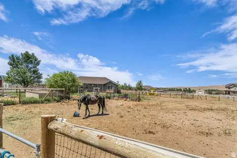 Exterior - 1644 E Arrowhead Ln, Erda, UT 84074 photo 17 of 21