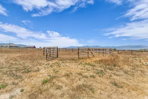 Exterior - 1644 E Arrowhead Ln, Erda, UT 84074 photo 18 of 21
