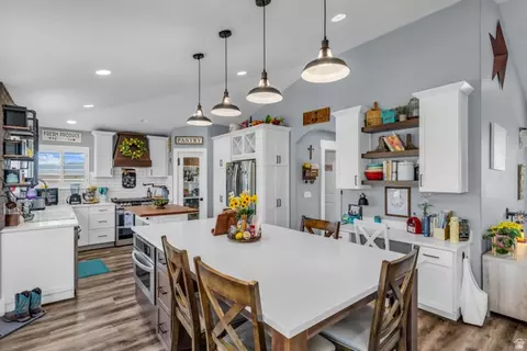 Kitchen - 1644 E Arrowhead Ln, Erda, UT 84074 photo 4 of 4