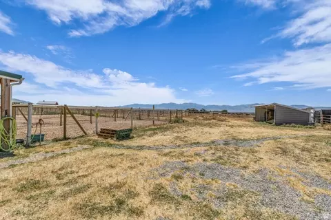 Exterior - 1644 E Arrowhead Ln, Erda, UT 84074 photo 9 of 21