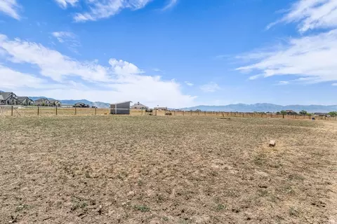 Exterior - 1644 E Arrowhead Ln, Erda, UT 84074 photo 11 of 21