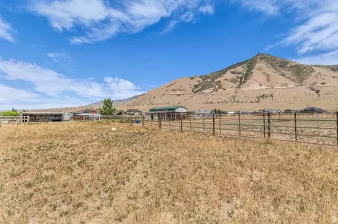 Exterior - 1644 E Arrowhead Ln, Erda, UT 84074 photo 6 of 21