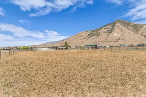 Exterior - 1644 E Arrowhead Ln, Erda, UT 84074 photo 16 of 21