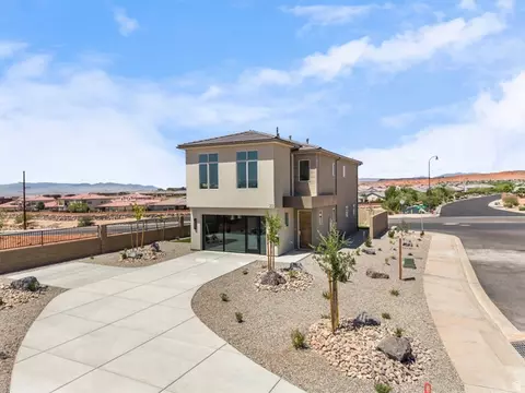 22 E Luften St, Washington, UT 84780