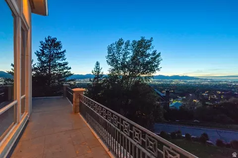 Exterior - 3222 Eagle View Cir S, Sandy, UT 84092 photo 5 of 28