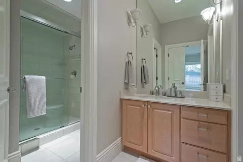 Bath - 3222 Eagle View Cir S, Sandy, UT 84092 photo 2 of 3