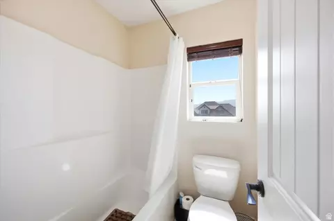 Bath - 2389 S Prairie View Dr W, Eagle Mountain, UT 84005 photo 7 of 7