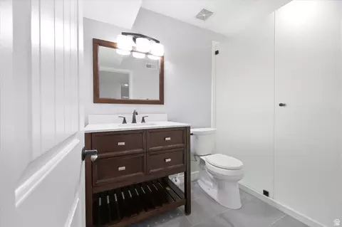 Bath - 2389 S Prairie View Dr W, Eagle Mountain, UT 84005 photo 5 of 7