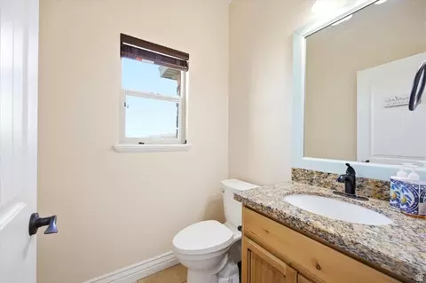 Bath - 2389 S Prairie View Dr W, Eagle Mountain, UT 84005 photo 6 of 7