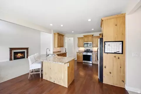 Kitchen - 2389 S Prairie View Dr W, Eagle Mountain, UT 84005 photo 4 of 4