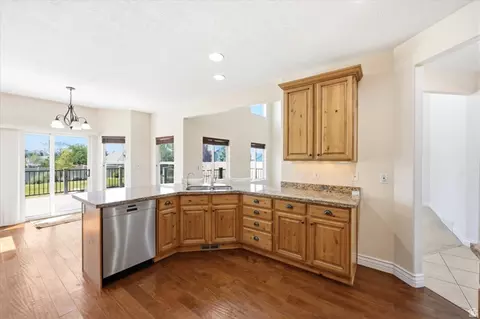 Kitchen - 2389 S Prairie View Dr W, Eagle Mountain, UT 84005 photo 3 of 4