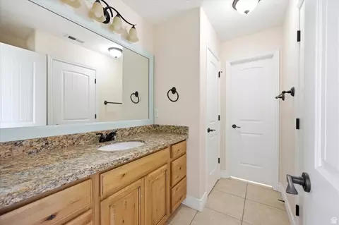 Entry Way - 2389 S Prairie View Dr W, Eagle Mountain, UT 84005 photo 4 of 5