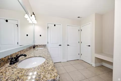 Bath - 2389 S Prairie View Dr W, Eagle Mountain, UT 84005 photo 2 of 7