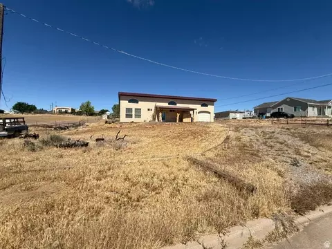 256 S 300 E, Blanding, UT 84511