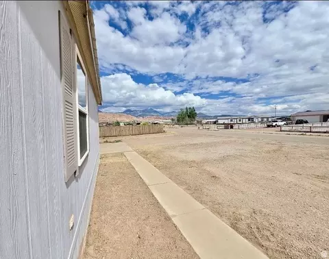 Exterior - 196 W Rio Grand Dr, Moab, UT 84532 photo 2 of 2