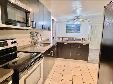 Kitchen - 196 W Rio Grand Dr, Moab, UT 84532 photo 3 of 4