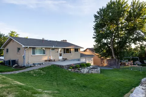 Exterior - 481 E 540 N, Centerville, UT 84014 photo 3 of 4