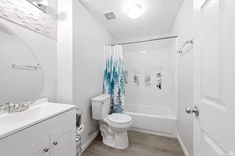 Bath - 4328 N Maple Dr, Eagle Mountain, UT 84005 photo 4 of 4