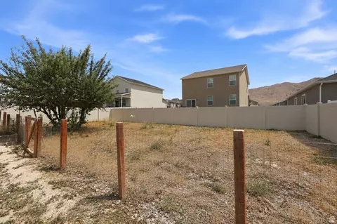 Exterior - 4328 N Maple Dr, Eagle Mountain, UT 84005 photo 7 of 7